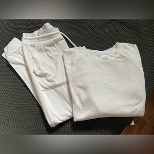 White Sweatshirt and Joggers Set